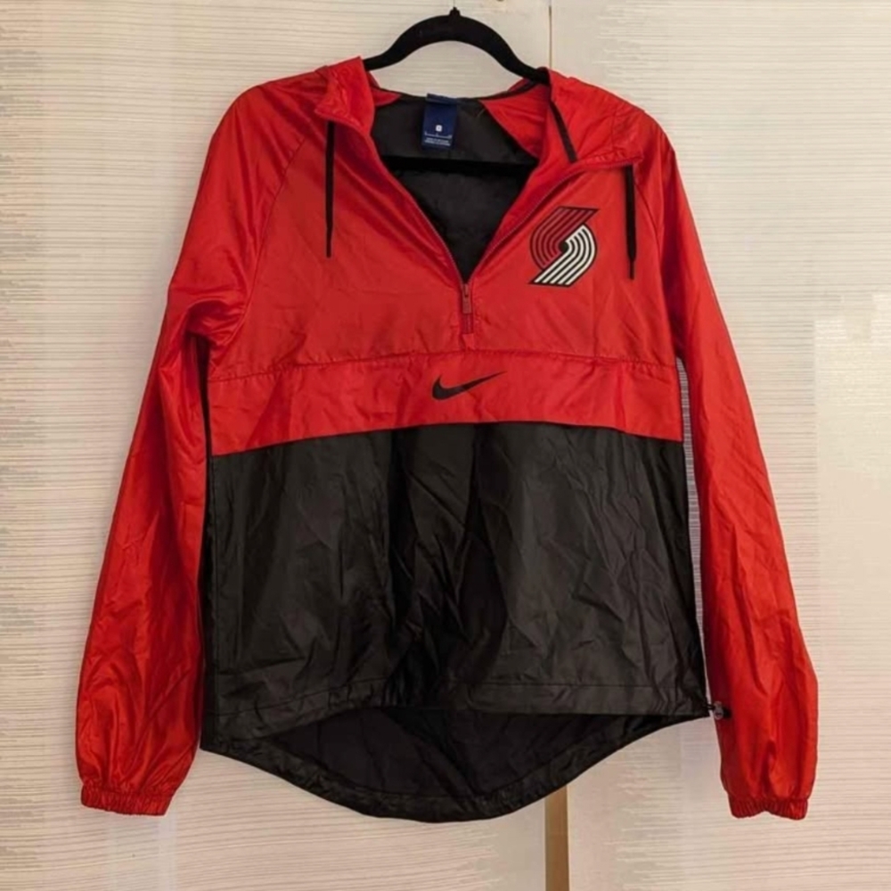 Portland Trailblazers Nike Windbreaker + 2019-20 50th Anniversary Yearbook